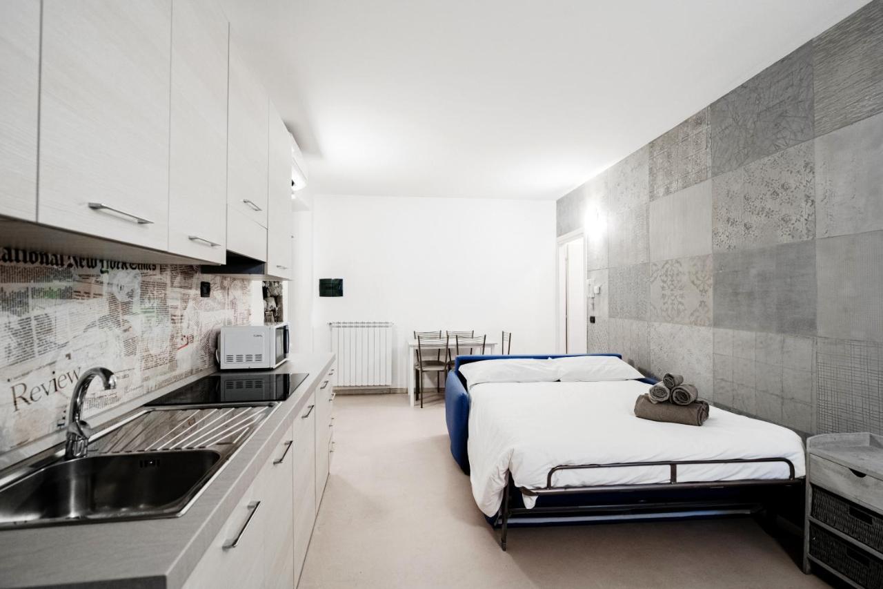 Blue Loft - The House Of Travelers Apartment Комо Екстериор снимка