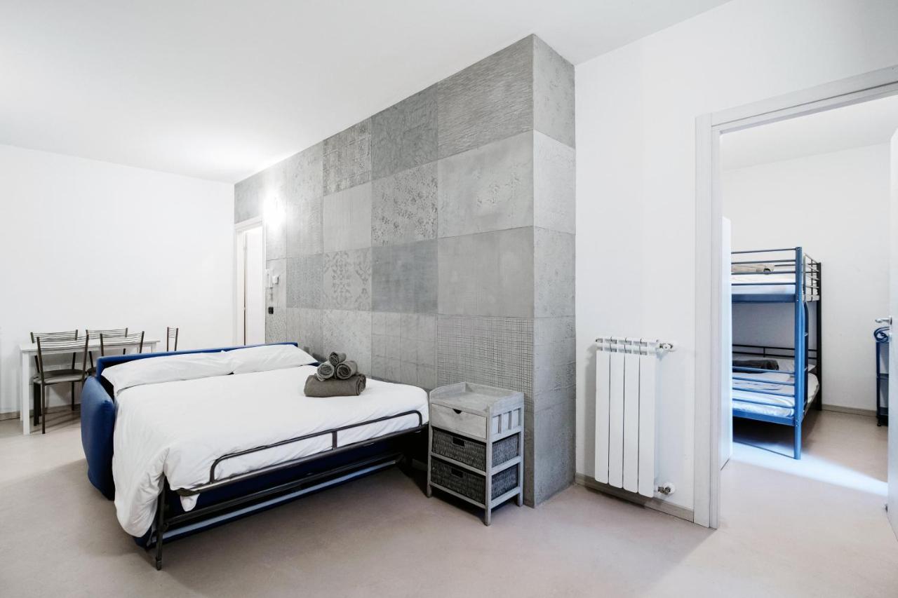 Blue Loft - The House Of Travelers Apartment Комо Екстериор снимка